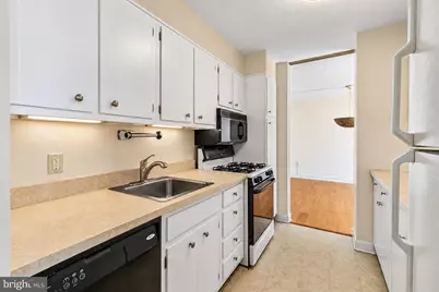 604 S Washington Square #805, Philadelphia, PA 19106 - Photo 6