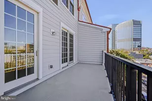 311 Admirals Way, Philadelphia, PA 19146 - Photo 18