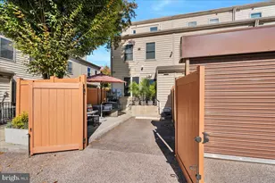1240 Fitzwater St, Philadelphia, PA 19147 - Photo 12