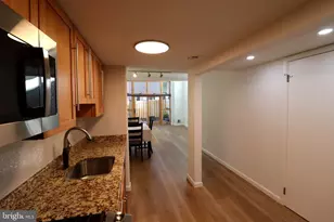 870 N 28th St, Philadelphia, PA 19130 - Photo 4