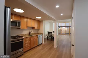870 N 28th St, Philadelphia, PA 19130 - Photo 2