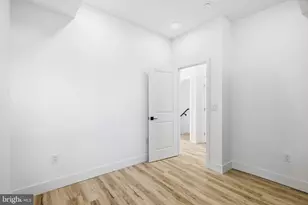 2137 E Hagert St, Philadelphia, PA 19125 - Photo 8