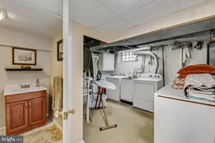 1816 Chandler St, Philadelphia, PA 19111 - Photo 32