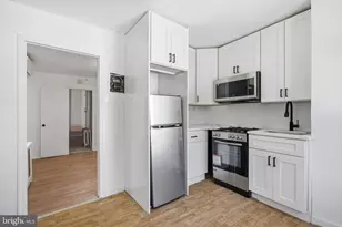2711 Brown St, Philadelphia, PA 19130 - Photo 6