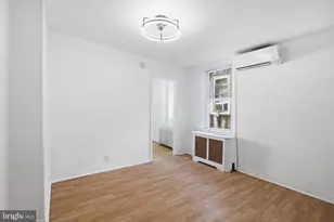 2711 Brown St, Philadelphia, PA 19130 - Photo 2