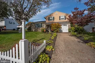 9720 Jeanes St, Philadelphia, PA 19115 - Photo 2