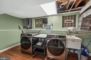 915 Lomond Ln, Philadelphia, PA 19128 - Photo 34