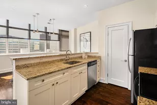 201 N 8th St, Philadelphia, PA 19106 - Photo 8