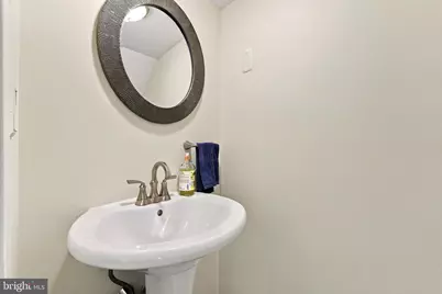 7 N Christopher Columbus Boulevard #203, Philadelphia, PA 19106 - Photo 16
