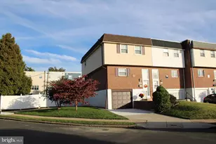 3601 Prince Cir, Philadelphia, PA 19114 - Photo 2