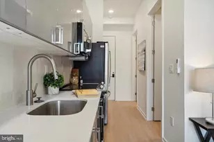 225 N 12th St, Philadelphia, PA 19107 - Photo 12