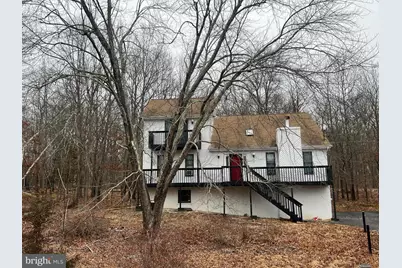 1076 Lancaster Dr., Bushkill, PA 18324 - Photo 1