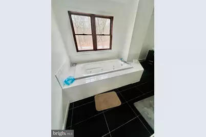 1076 Lancaster Dr., Bushkill, PA 18324 - Photo 4