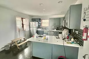 1076 Lancaster Dr, Bushkill, PA 18324 - Photo 2