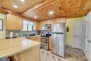 163 Cambridge Ct, Bushkill, PA 18324 - Photo 8