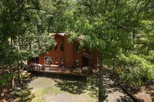 138 Banbury Dr, Bushkill, PA 18324 - Photo 2