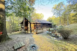 2119 Meadow Lark Cir, Bushkill, PA 18324 - Photo 2