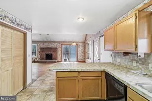 5695 Decker Rd, Bushkill, PA 18324 - Photo 10