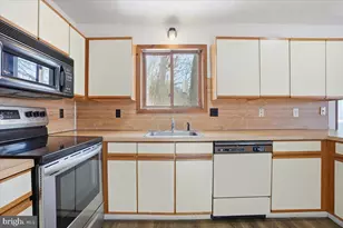 194 Stafford, Bushkill, PA 18324 - Photo 24