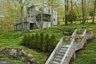 194 Stafford, Bushkill, PA 18324 - Photo 2