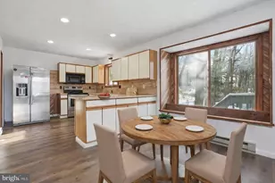 194 Stafford, Bushkill, PA 18324 - Photo 16