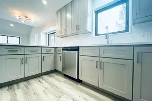 103 Ashley Ct, Bushkill, PA 18324 - Photo 6