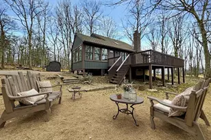 103 Ashley Ct, Bushkill, PA 18324 - Photo 2