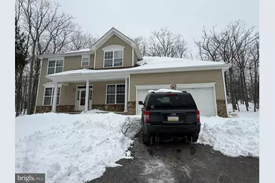 145 Kensington Dr, Bushkill, PA 18324 - Photo 2