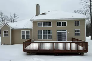 145 Kensington Dr, Bushkill, PA 18324 - Photo 4