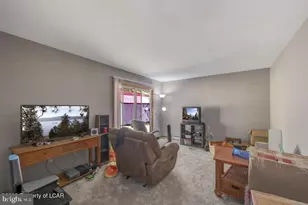 104 Yvette Ct, Dingmans Ferry, PA 18328 - Photo 36