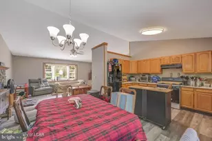 104 Yvette Ct, Dingmans Ferry, PA 18328 - Photo 14