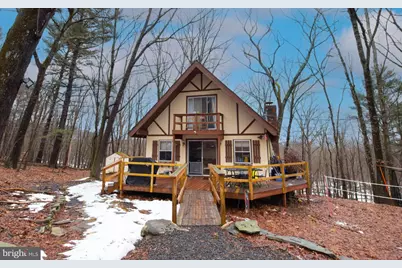 117 Swallow Circle, Bushkill, PA 18324 - Photo 1