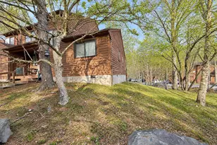 524 Wales Ct, Bushkill, PA 18324 - Photo 2