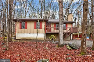 244 Canterbury Rd, Bushkill, PA 18324 - Photo 6