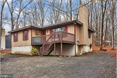 244 Canterbury Road, Bushkill, PA 18324 - Photo 2
