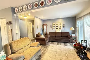 5933 Decker, Bushkill, PA 18324 - Photo 6