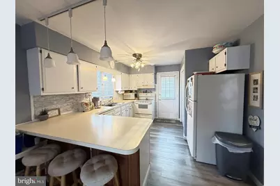 5933 Decker, Bushkill, PA 18324 - Photo 8