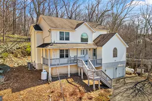 226 Regent St, Bushkill, PA 18324 - Photo 1