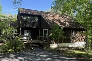 5375 Woodbridge Dr, Bushkill, PA 18324 - Photo 2