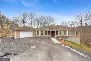 1007 Hampstead Rd, Bushkill, PA 18324 - Photo 2