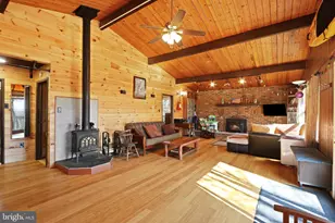 214 Mockingbird Ct, Bushkill, PA 18324 - Photo 4