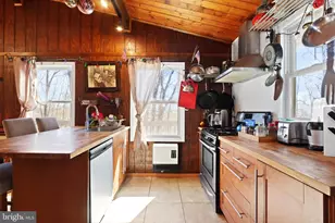 214 Mockingbird Ct, Bushkill, PA 18324 - Photo 12