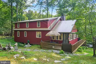 112 Beechwood Cove Rd, Greentown, PA 18426 - Photo 2