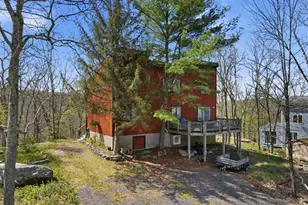 138 Dover Dr, Bushkill, PA 18324 - Photo 2