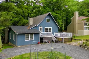 204 Mountain Dr, Dingmans Ferry, PA 18328 - Photo 24