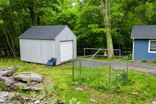 204 Mountain Dr, Dingmans Ferry, PA 18328 - Photo 20