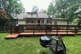 113 Bailey Dr, Bushkill, PA 18324 - Photo 2