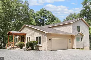 133 Corral Ln, Hawley, PA 18428 - Photo 2