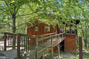 1076 Porter Dr, Bushkill, PA 18324 - Photo 2