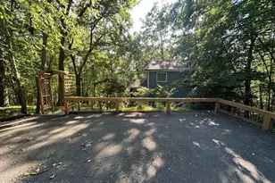4284 Winchester Way, Bushkill, PA 18324 - Photo 2